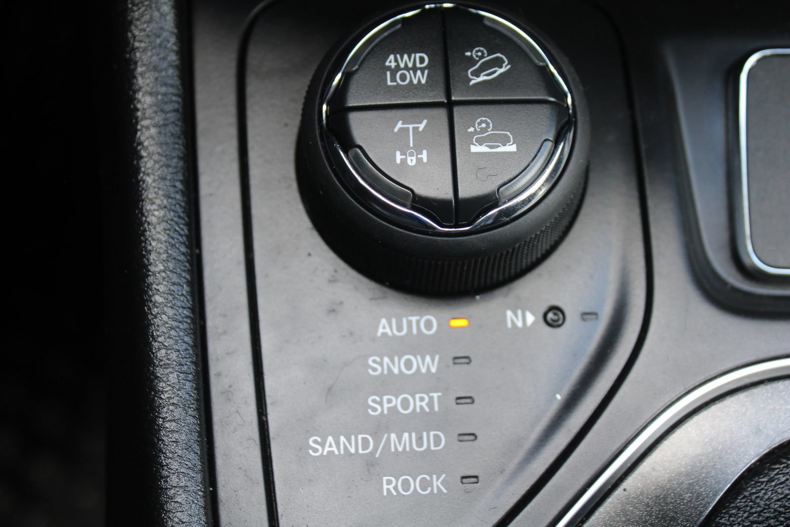 Used 2021 Jeep Cherokee Trailhawk w/ Sun, Sound & Nav Group AWD/4WD image 36