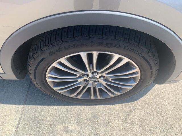 Used 2016 Lincoln MKX Reserve w/ Climate Package FWD image 13