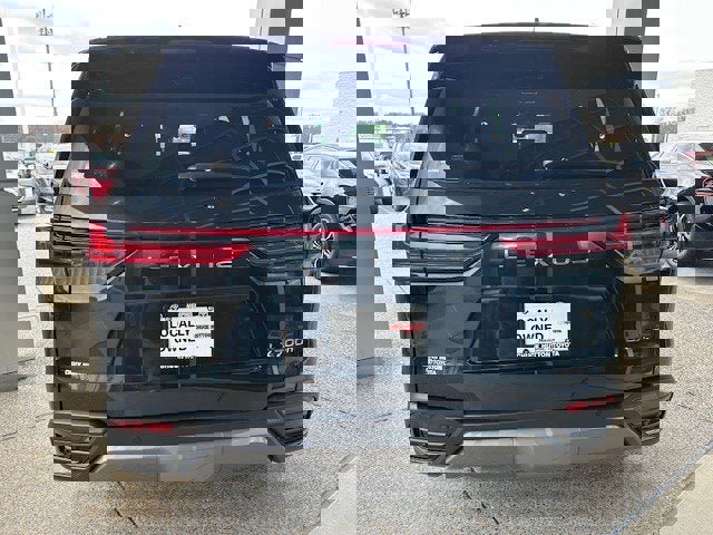 Used 2025 Lexus LX 700h Luxury image 5