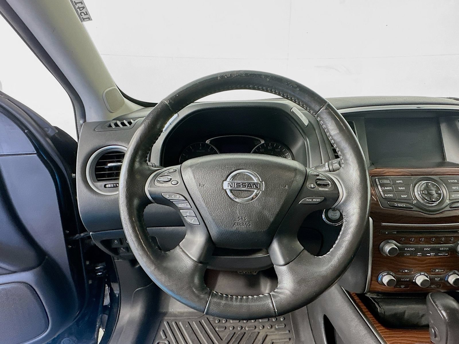 Used 2020 Nissan Pathfinder Platinum AWD/4WD image 11