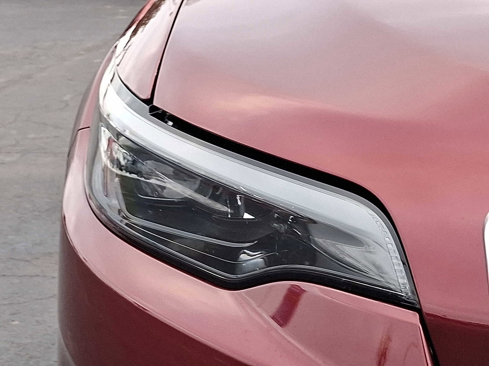 Used 2021 Jeep Cherokee Latitude Lux w/ Comfort/Convenience Group image 9