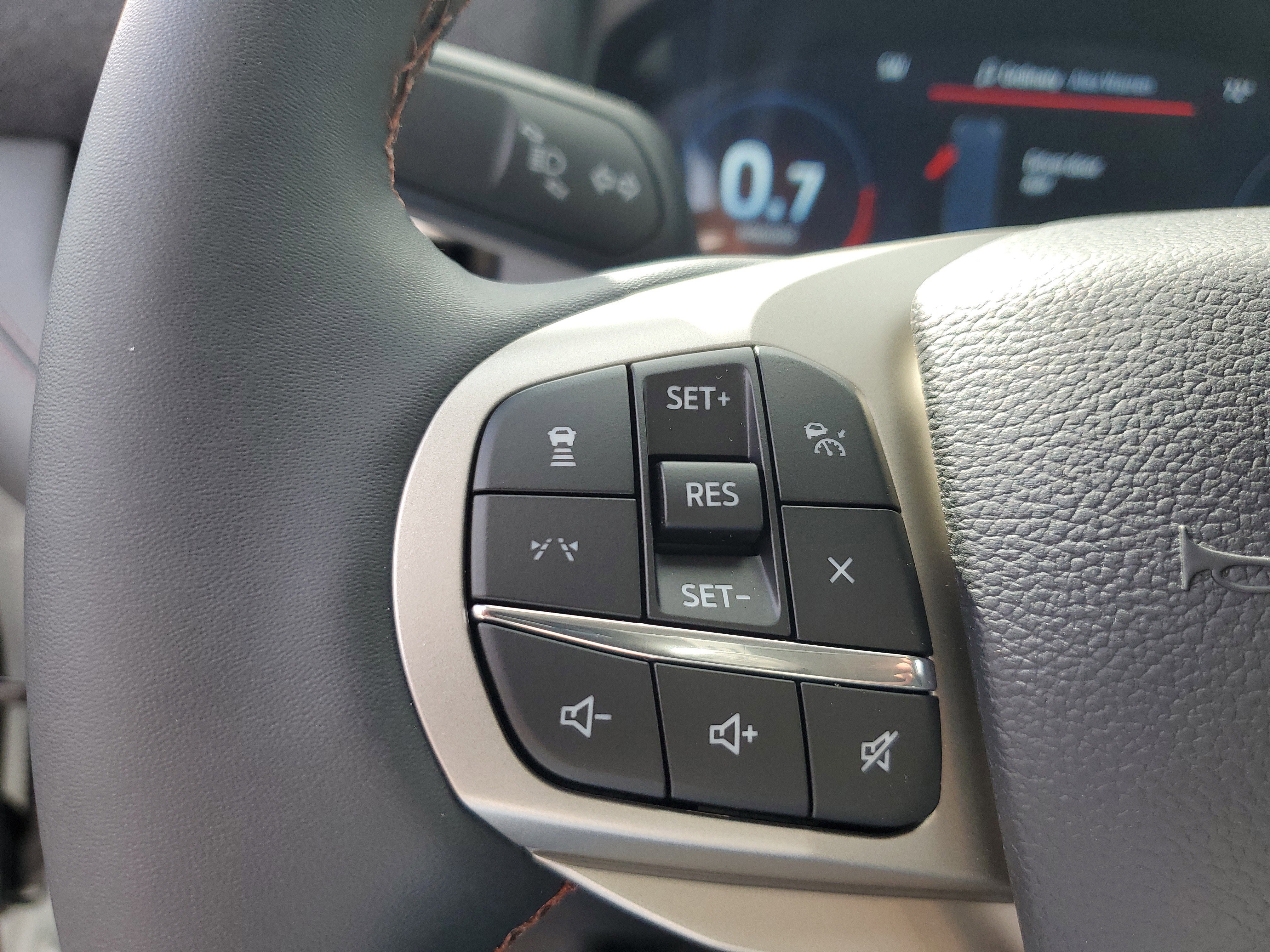 New 2025 Ford Explorer Active w/ Active Comfort Package image 23