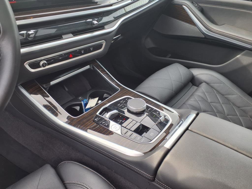 Used 2024 BMW X5 xDrive50e image 7