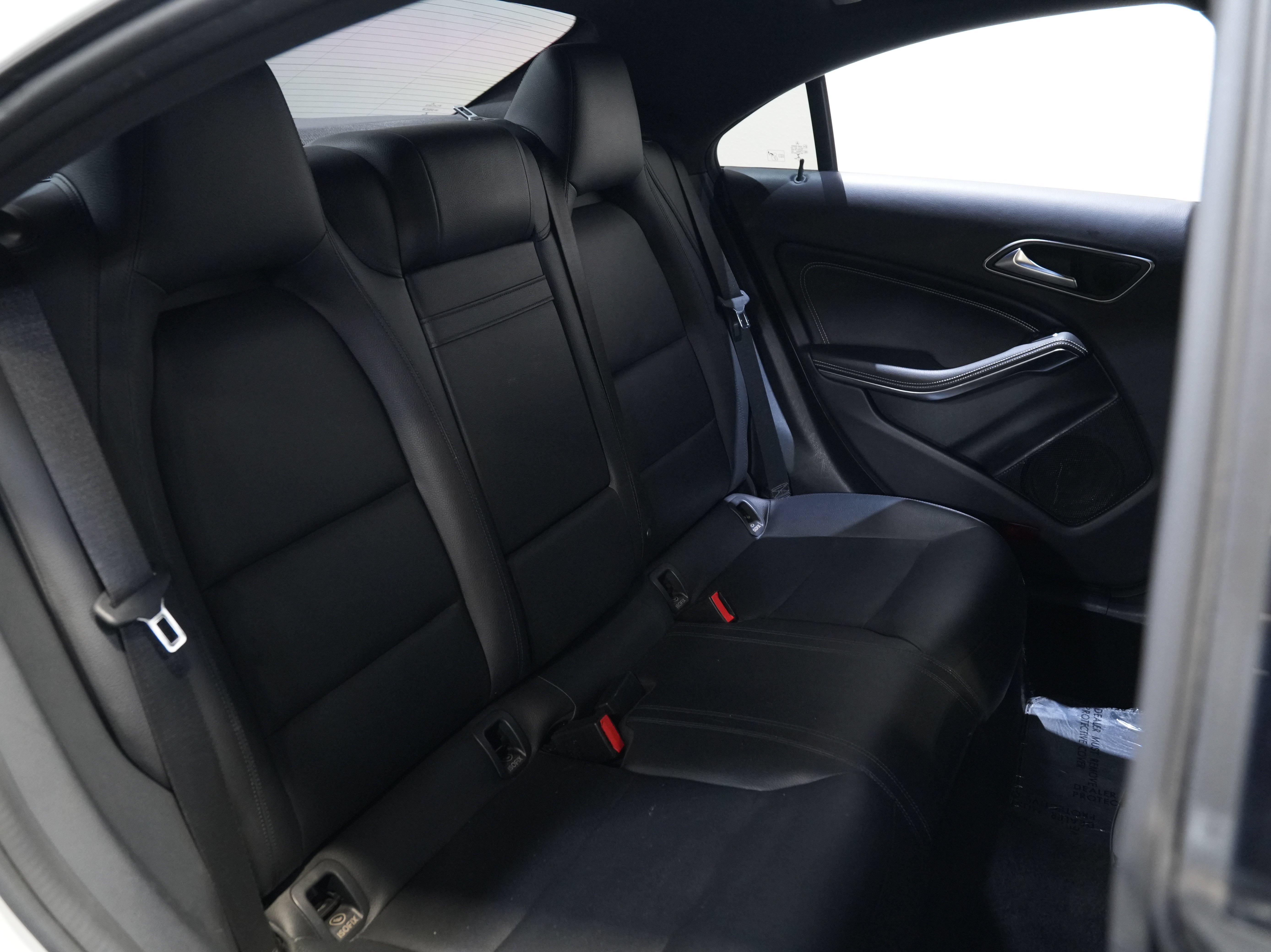 Used 2015 Mercedes-Benz CLA 250 image 37
