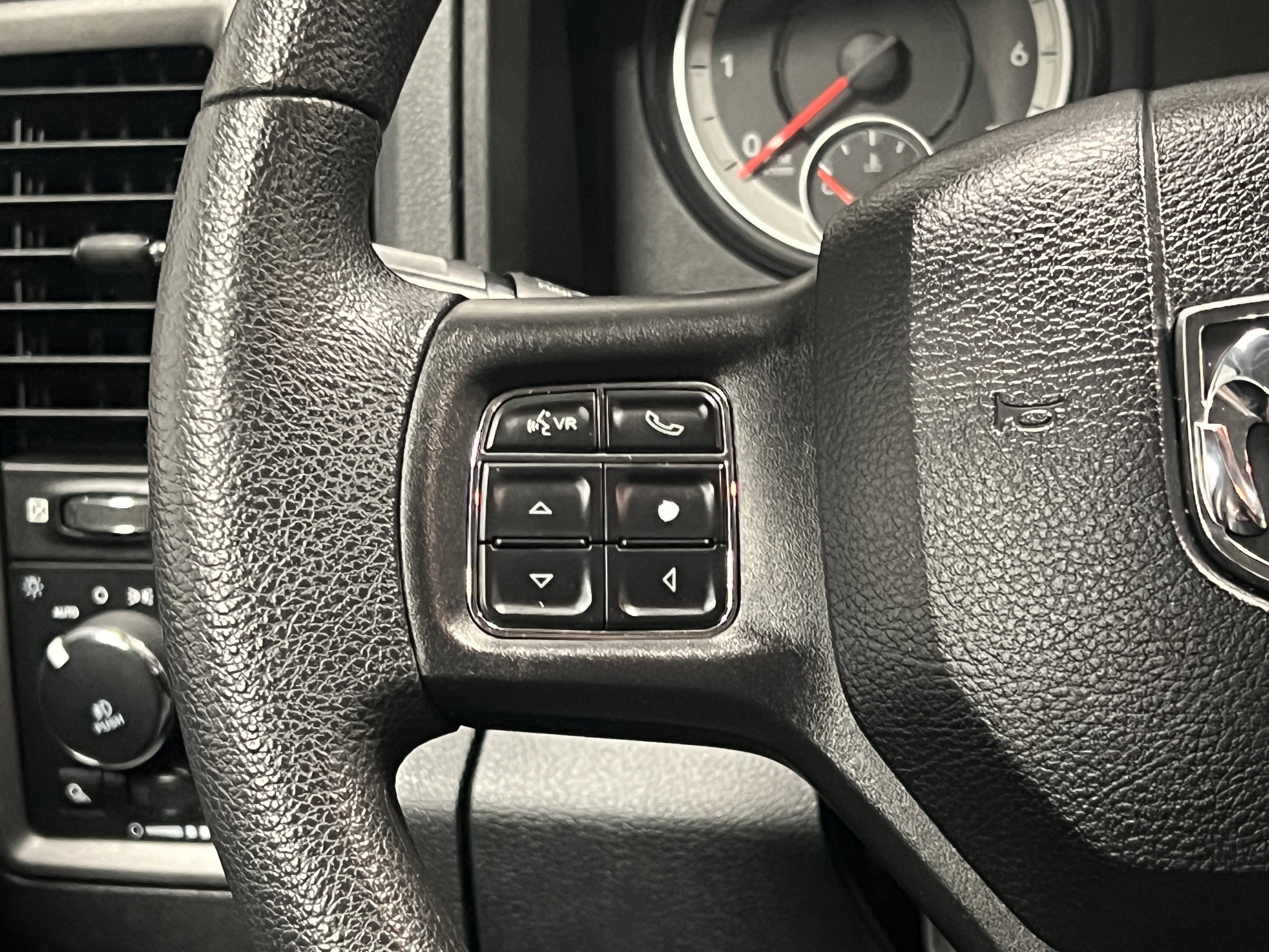 Used 2018 RAM 1500 Express image 19