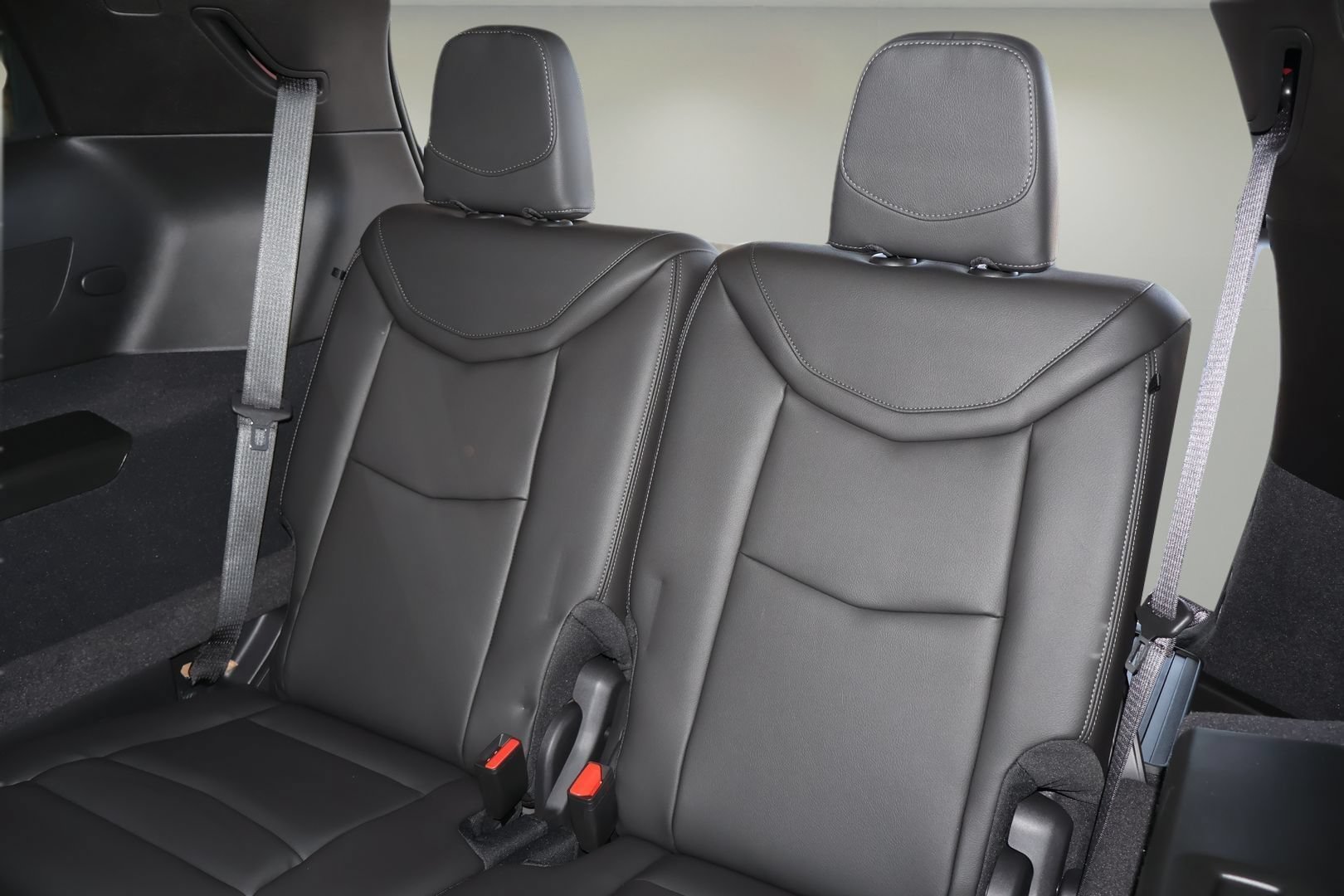 New 2025 Cadillac XT6 Luxury w/ LPO, Floor Liner Package AWD/4WD image 15