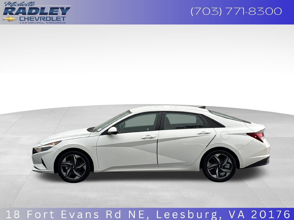 Used 2023 Hyundai Elantra SEL w/ Convenience Package FWD image 2