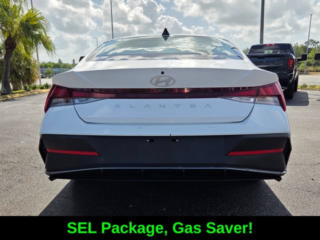 Used 2024 Hyundai Elantra SEL FWD image 6