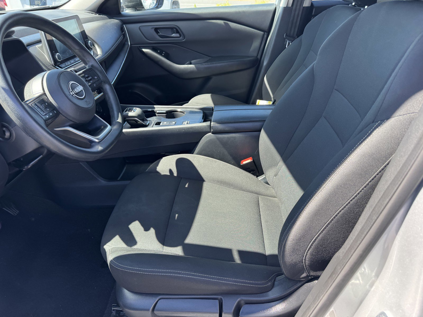 Used 2024 Nissan Rogue S image 12