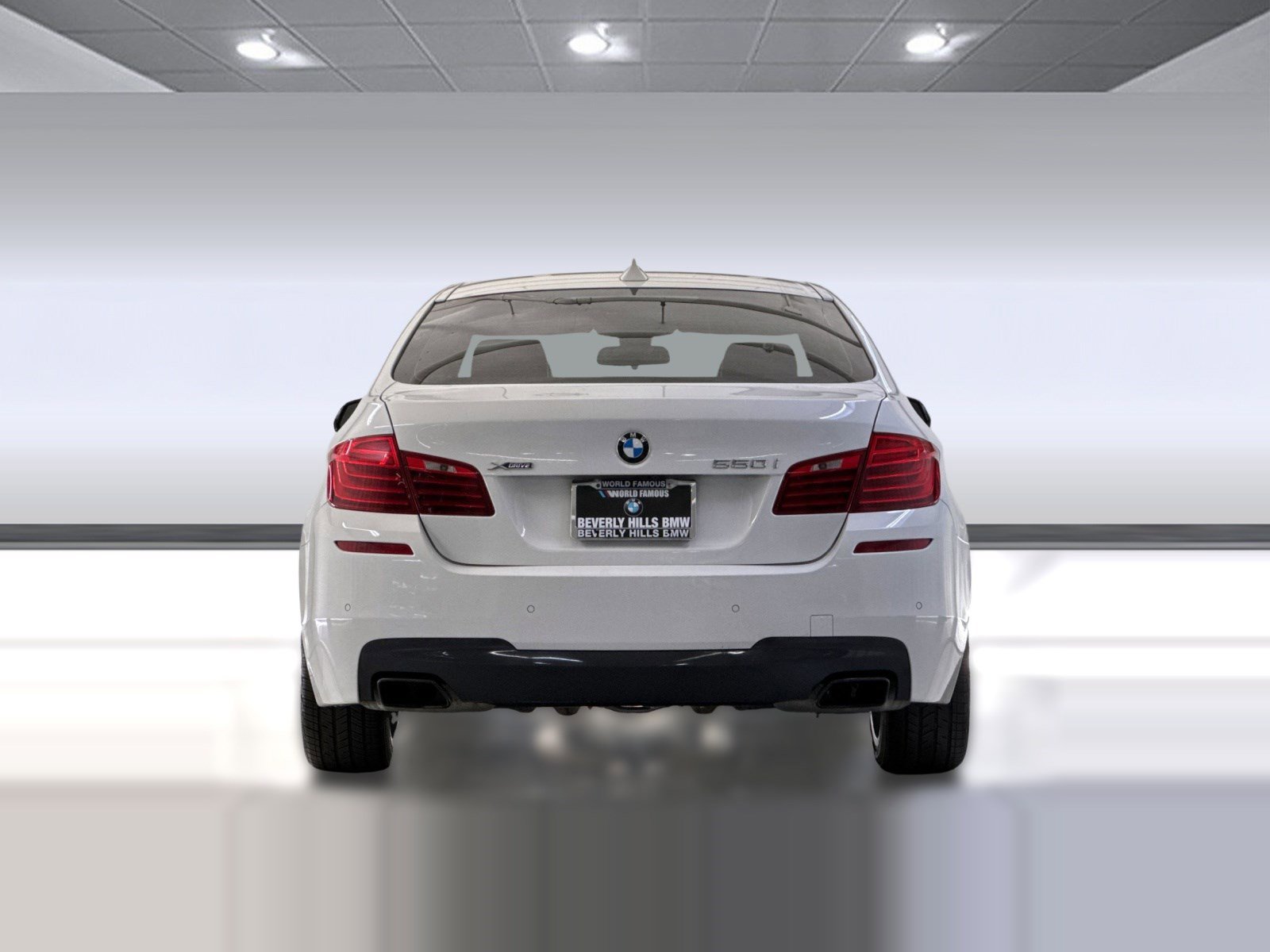 Used 2016 BMW 550i xDrive Sedan AWD/4WD image 9