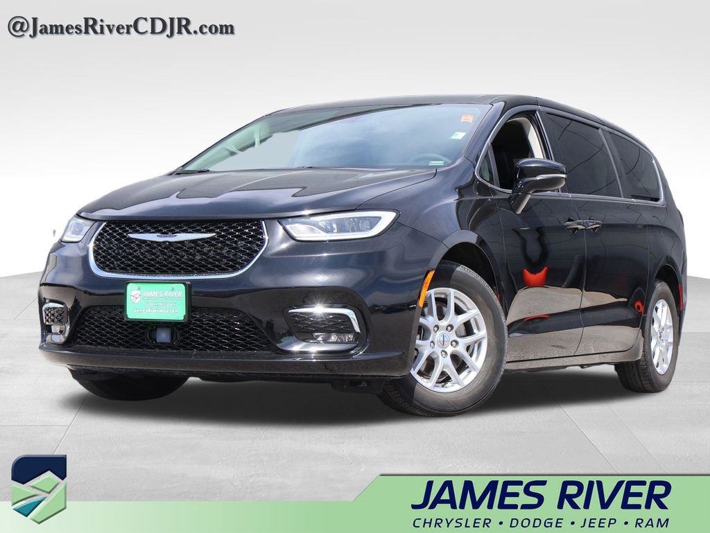 Used 2024 Chrysler Pacifica Touring-L image 1