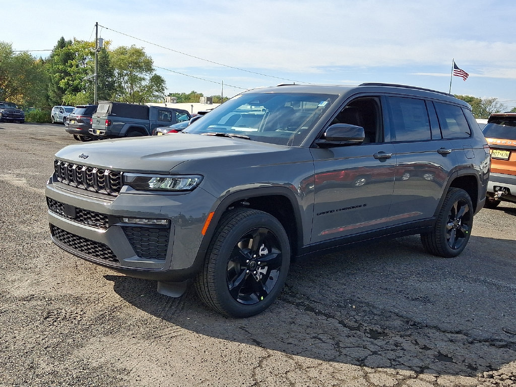 New 2027 Jeep Grand Cherokee L Limited AWD/4WD image 4