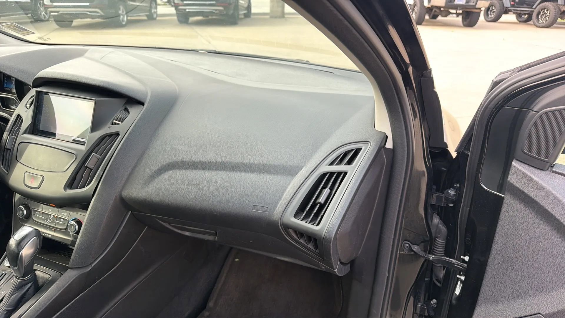 Used 2015 Ford Focus SE FWD image 72