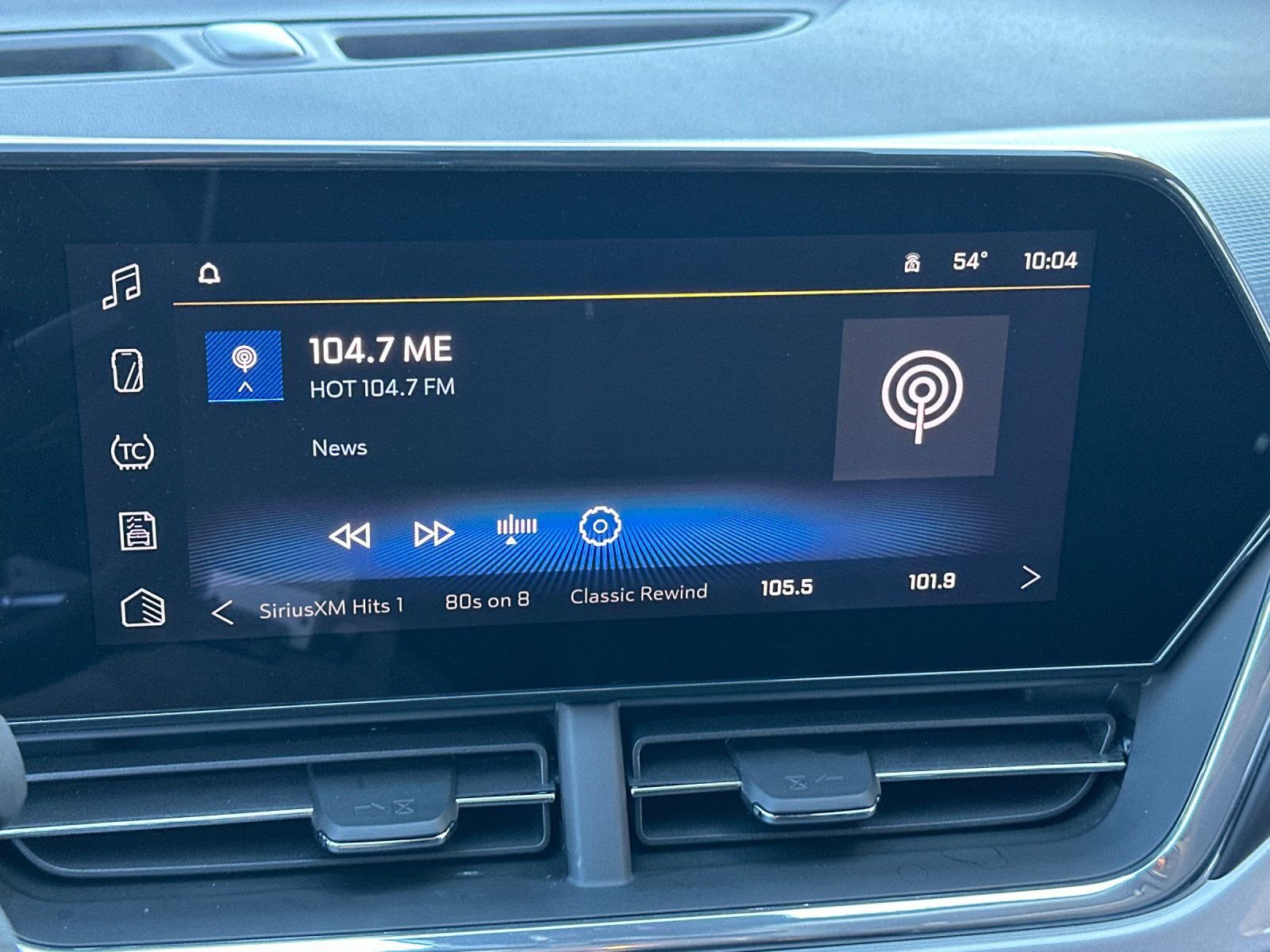 Used 2025 Chevrolet Trax LT image 17