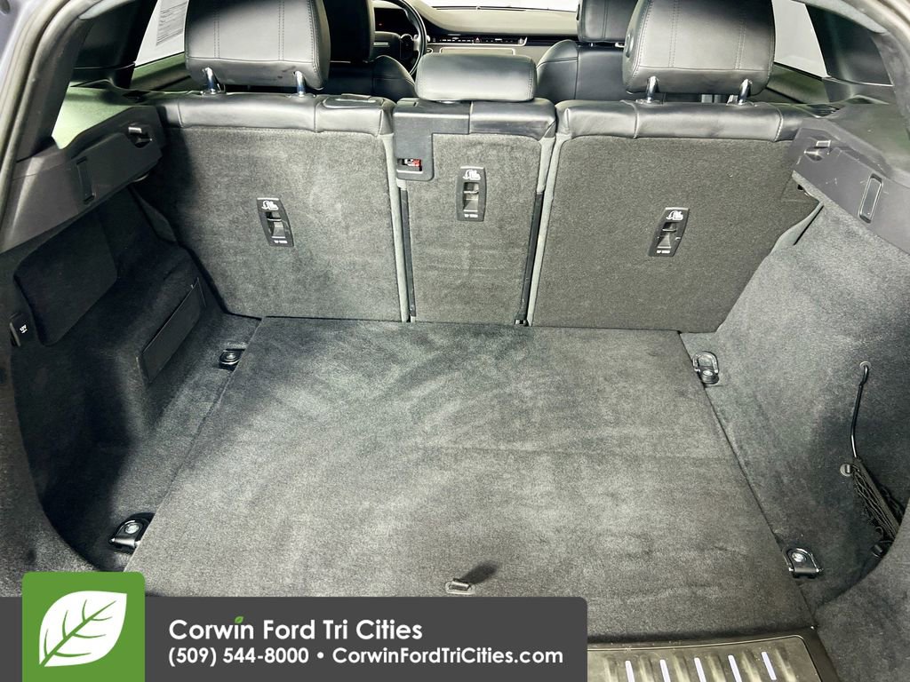 Used 2020 Land Rover Range Rover Evoque SE image 15