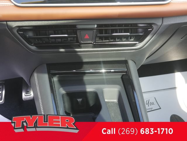 Used 2025 Volkswagen Tiguan SEL R-Line AWD/4WD image 32