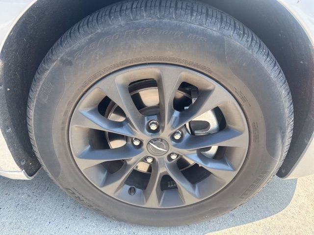 Used 2022 Chrysler Pacifica Touring-L FWD image 25