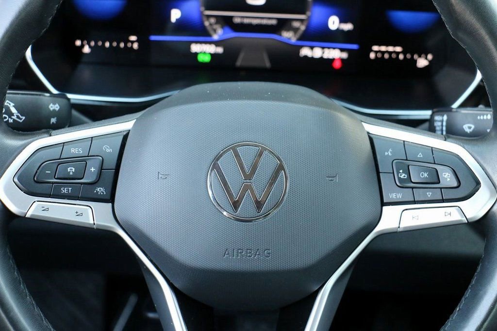 Used 2024 Volkswagen Jetta SE image 24