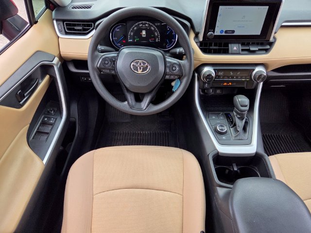Used 2023 Toyota RAV4 LE AWD/4WD image 13