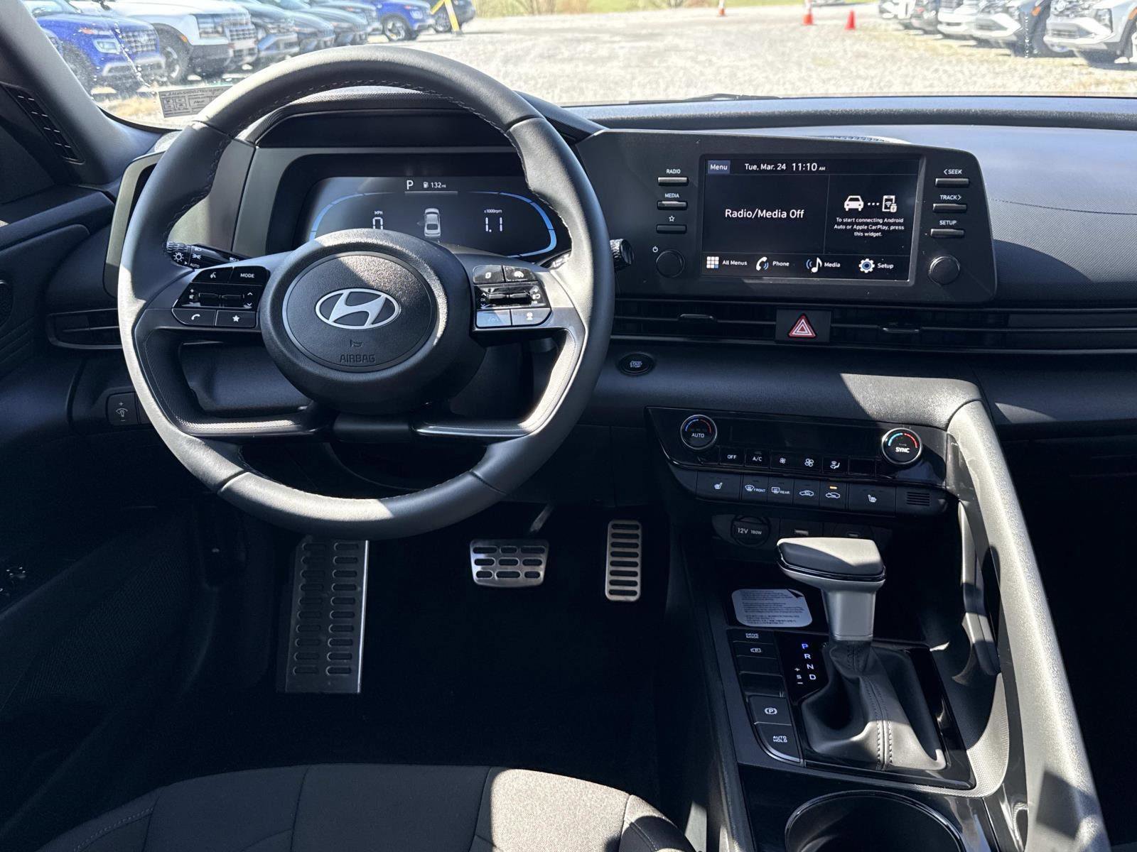 New 2026 Hyundai Elantra SEL Sport FWD image 2