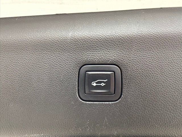 Used 2020 Buick Enclave Essence AWD/4WD image 12
