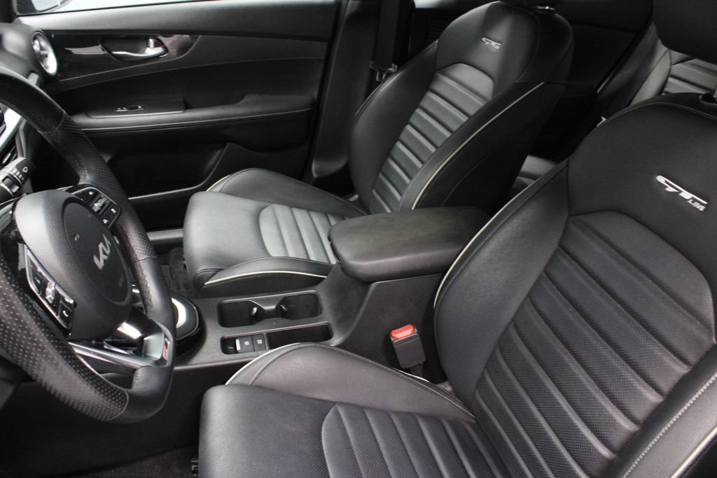 Used 2023 Kia Forte GT-Line w/ GT-Line Premium Package FWD image 24