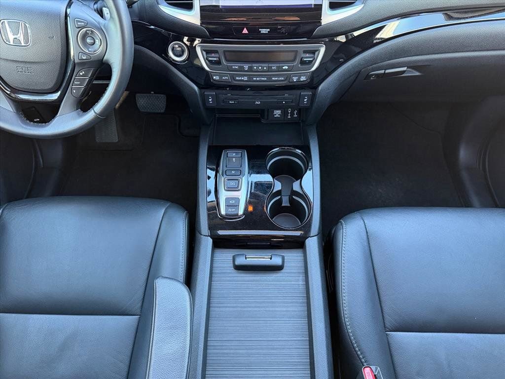 Used 2018 Honda Pilot Touring image 16
