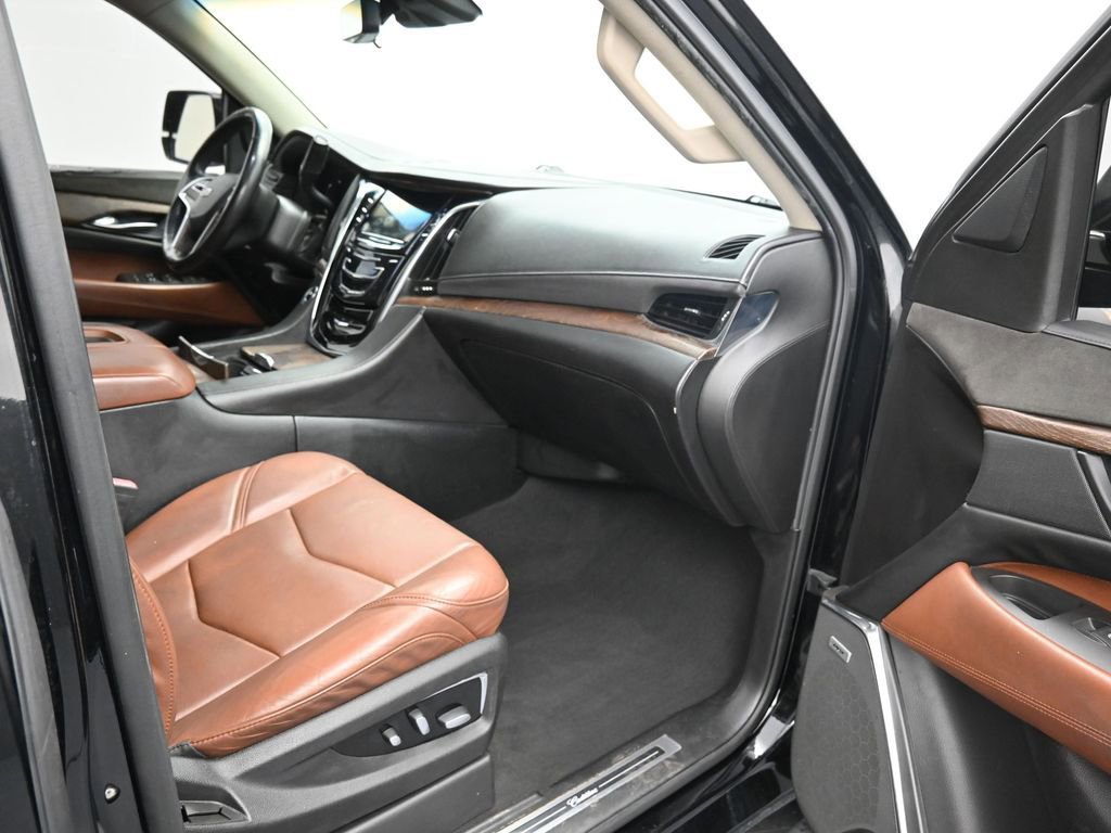 Used 2017 Cadillac Escalade Premium Luxury image 22