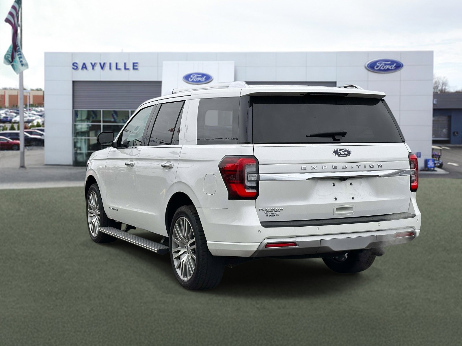 Used 2023 Ford Expedition Platinum image 4