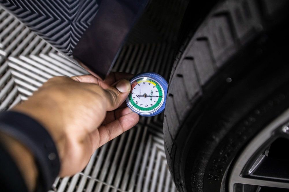 Used 2023 BMW 530e w/ Premium Package image 42