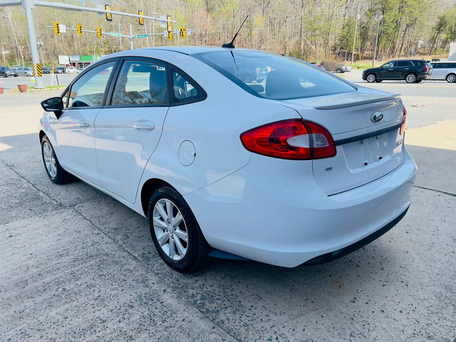 Used 2011 Ford Fiesta SE w/ 202A Rapid Spec Order Code image 7