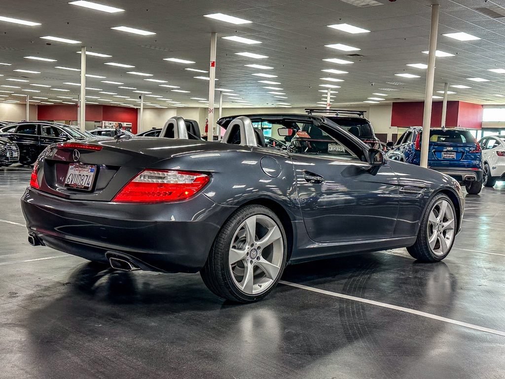 Used 2012 Mercedes-Benz SLK 350 image 7