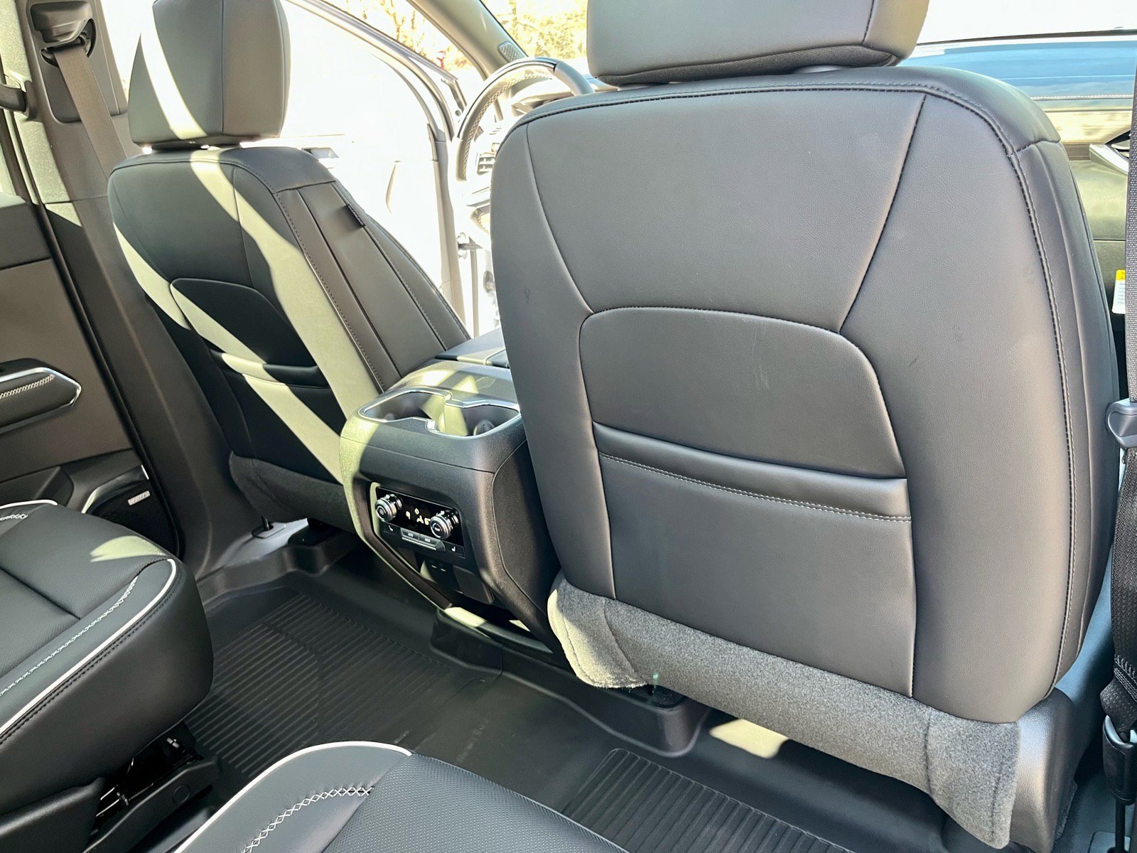 New 2026 GMC Acadia Denali w/ Super Cruise Package image 23