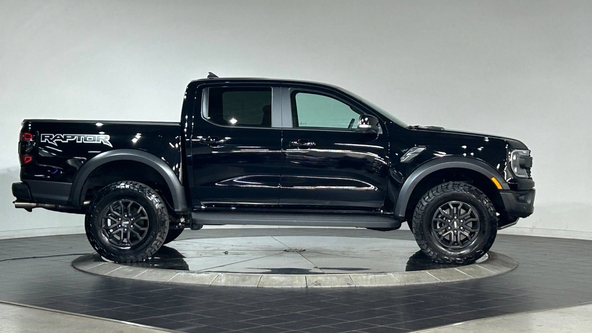 Used 2025 Ford Ranger Raptor AWD/4WD image 11