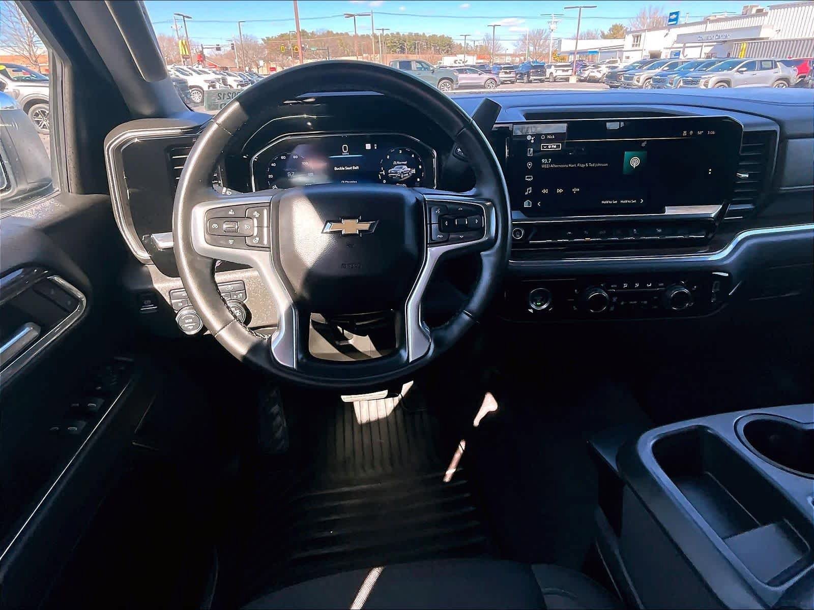Used 2023 Chevrolet Silverado 1500 LT image 16
