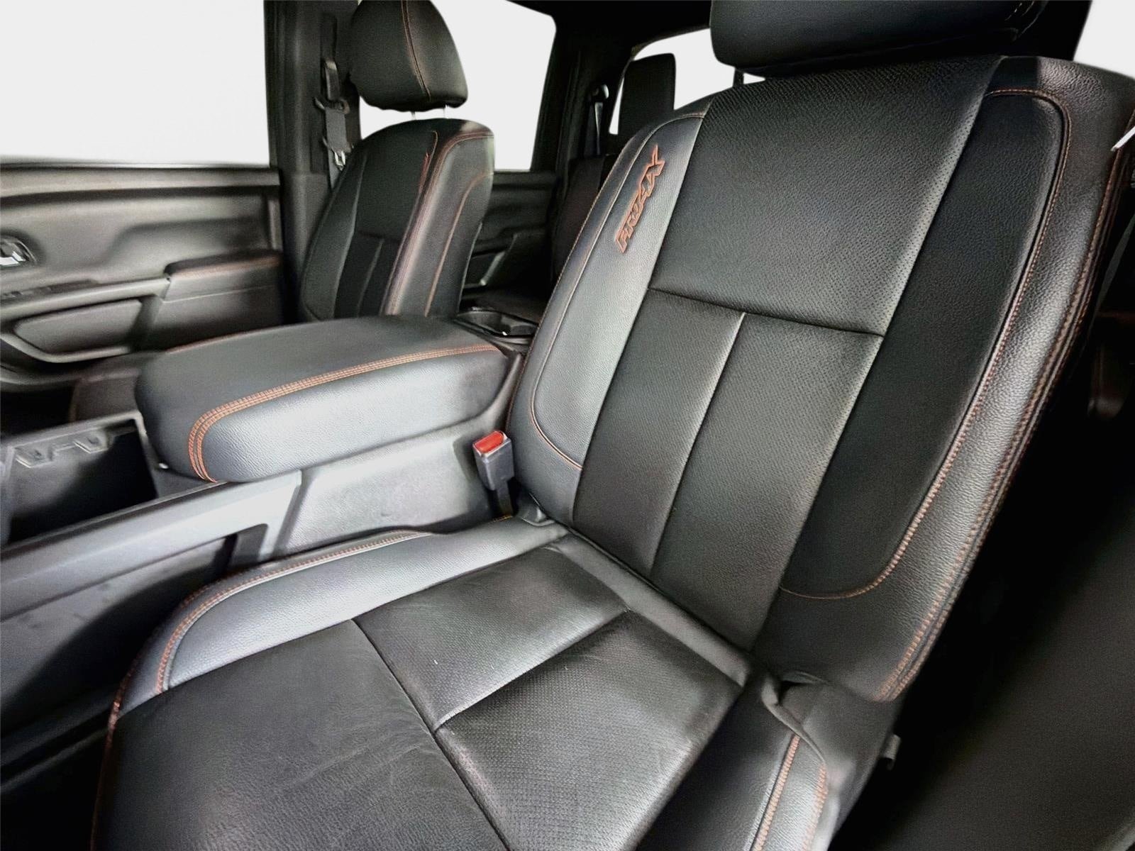 Used 2024 Nissan Titan PRO-4X w/ Pro-4x Convenience Package AWD/4WD image 11