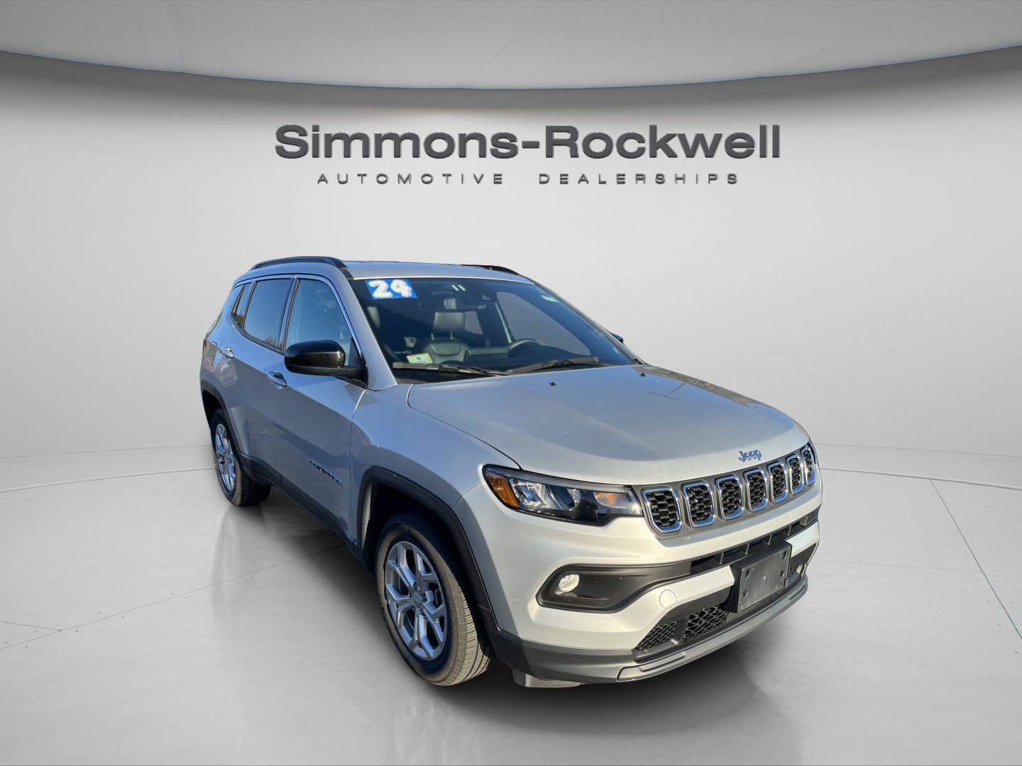 Used 2024 Jeep Compass Latitude AWD/4WD image 7