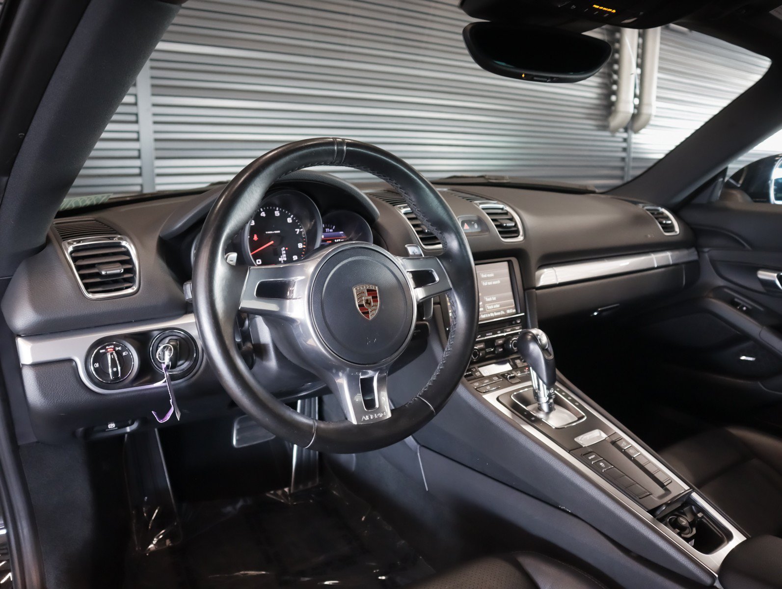 Certified 2016 Porsche Cayman RWD image 4