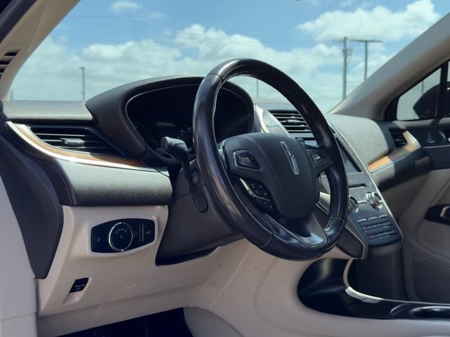 Used 2019 Lincoln MKC Select w/ Select Plus Package FWD image 19