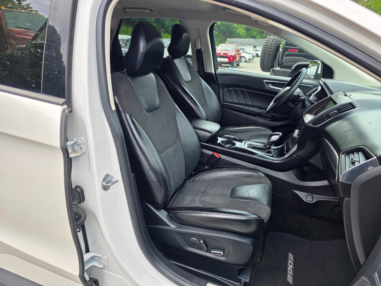 Used 2018 Ford Edge Sport image 15
