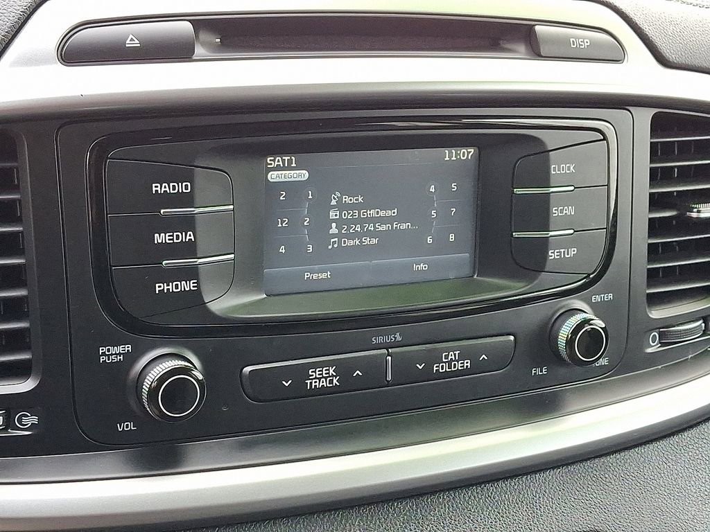 Used 2017 Kia Sorento LX image 18