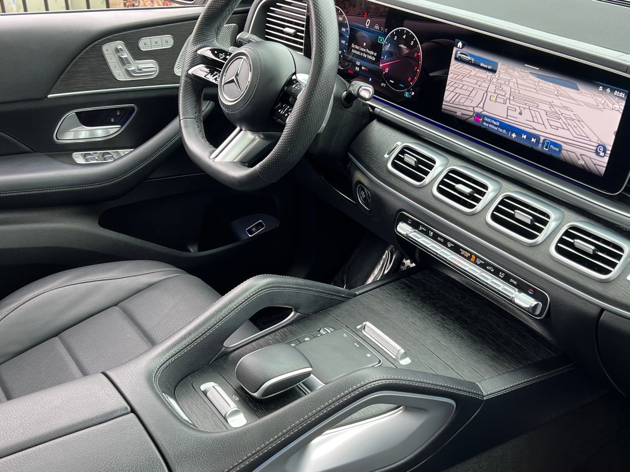 Used 2024 Mercedes-Benz GLS 450 4MATIC image 15