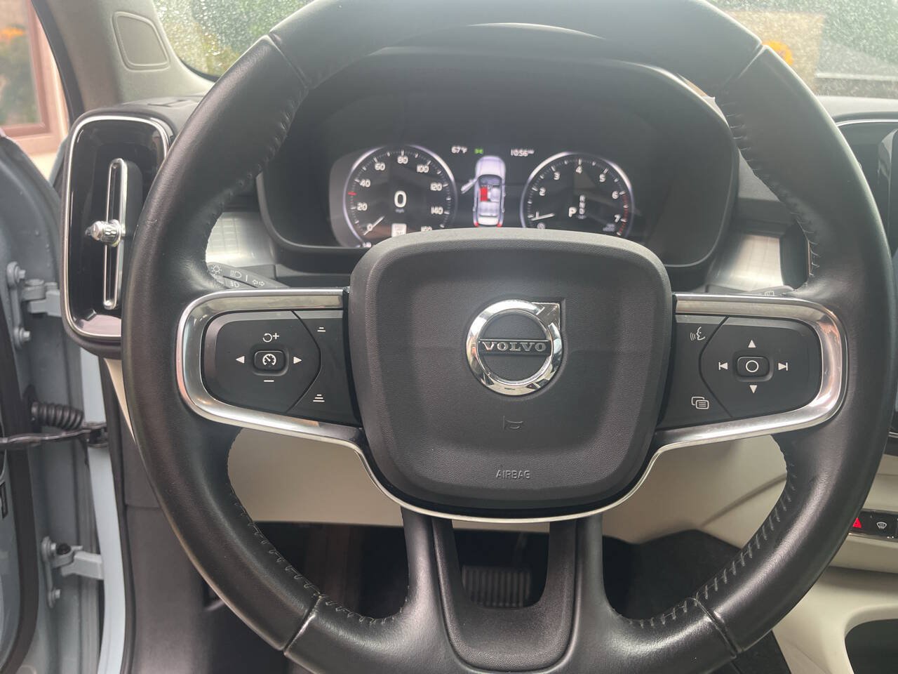 Used 2019 Volvo XC40 T5 Momentum AWD/4WD image 7