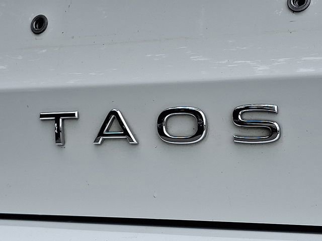 Used 2025 Volkswagen Taos SE FWD image 31