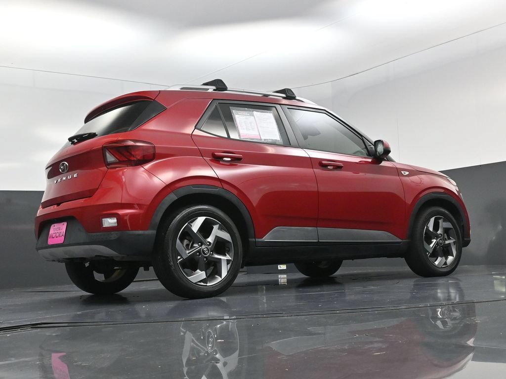 Used 2022 Hyundai Venue Limited FWD image 22
