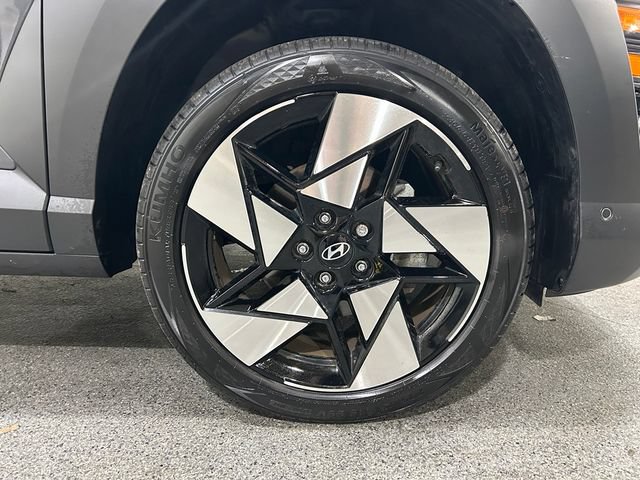 Used 2025 Hyundai Kona Limited AWD/4WD image 11