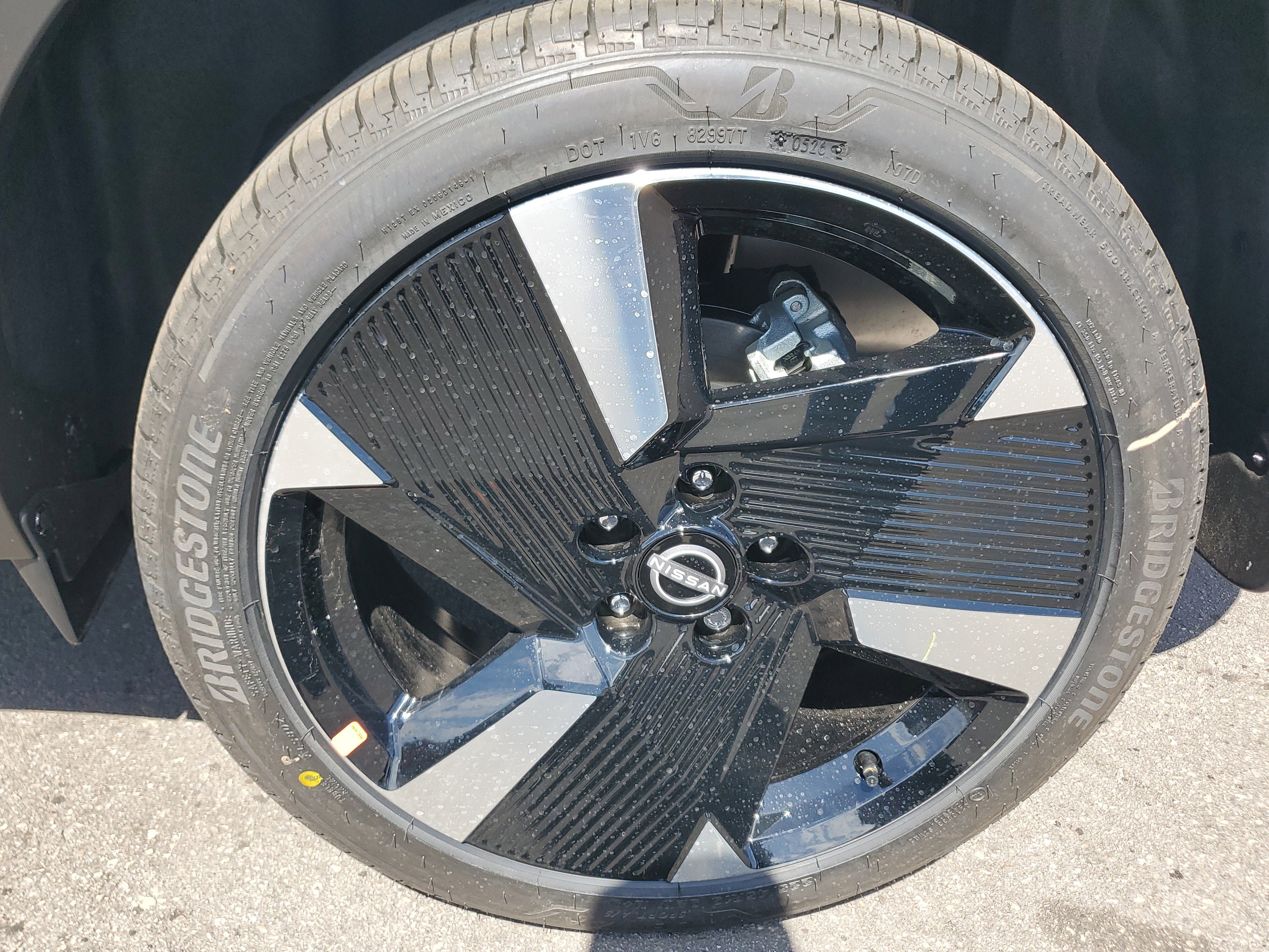 New 2026 Nissan Kicks SR FWD image 8