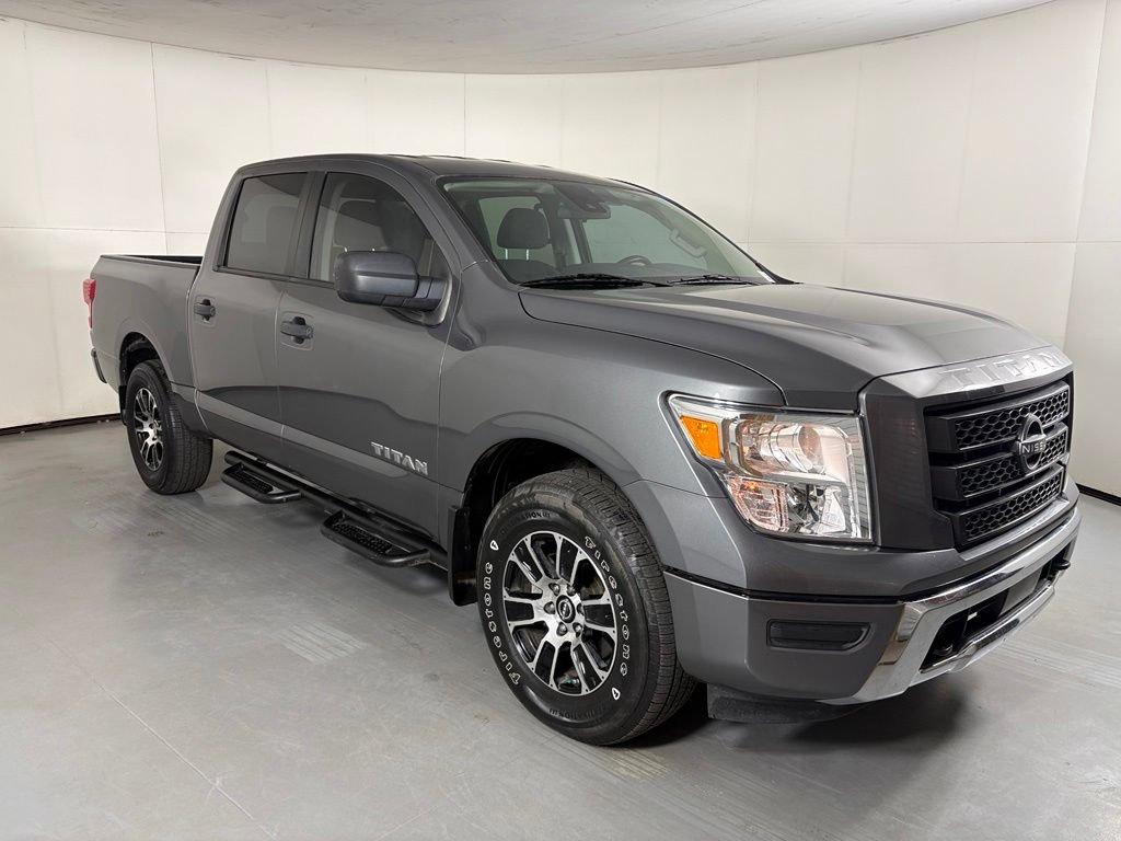 Used 2024 Nissan Titan SV AWD/4WD image 2