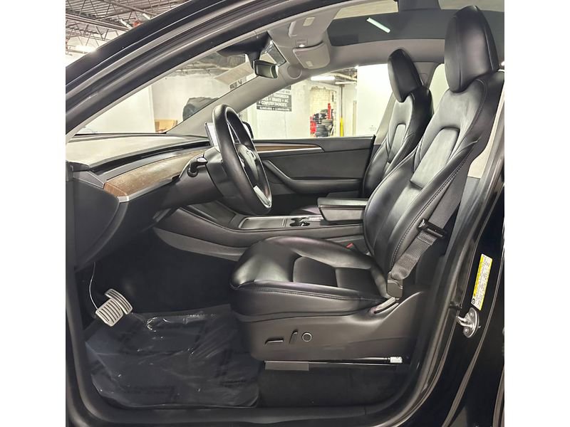 Used 2023 Tesla Model Y Performance image 18