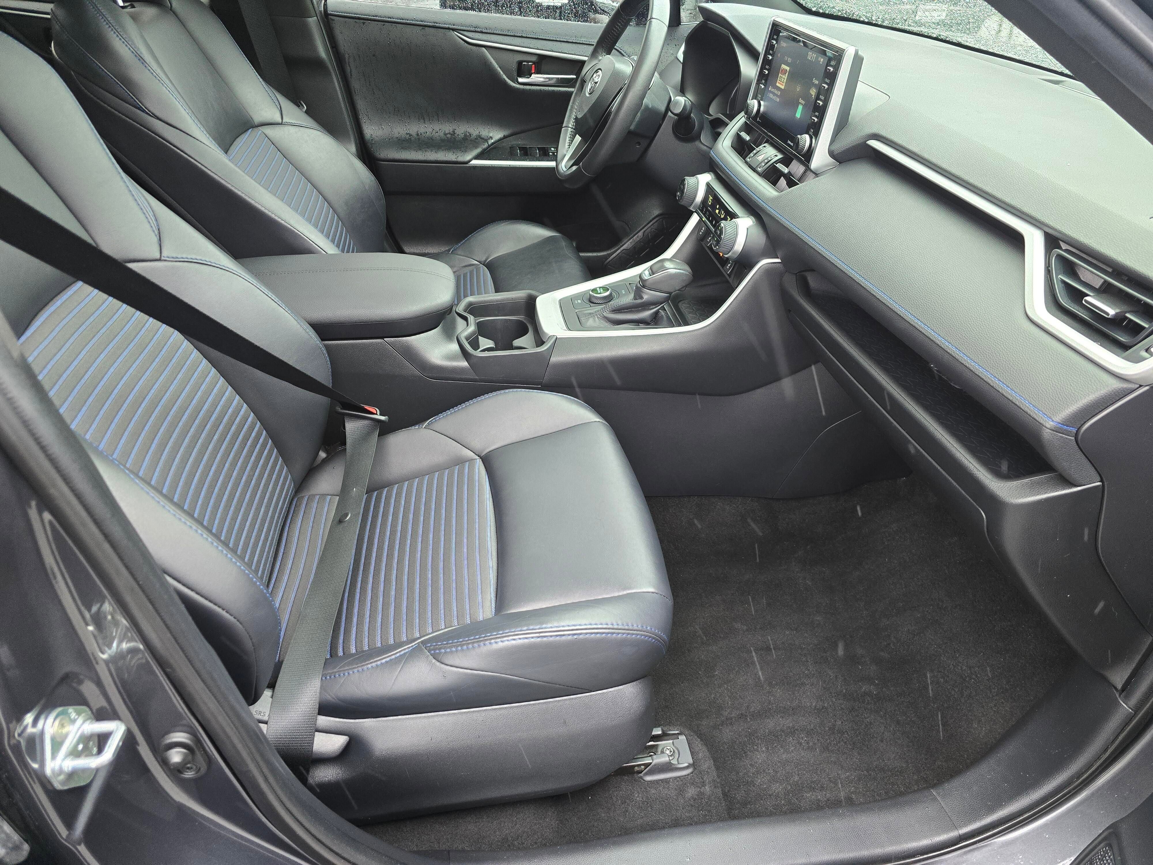 Used 2020 Toyota RAV4 XSE w/ XSE Grade Weather Package AWD/4WD image 34